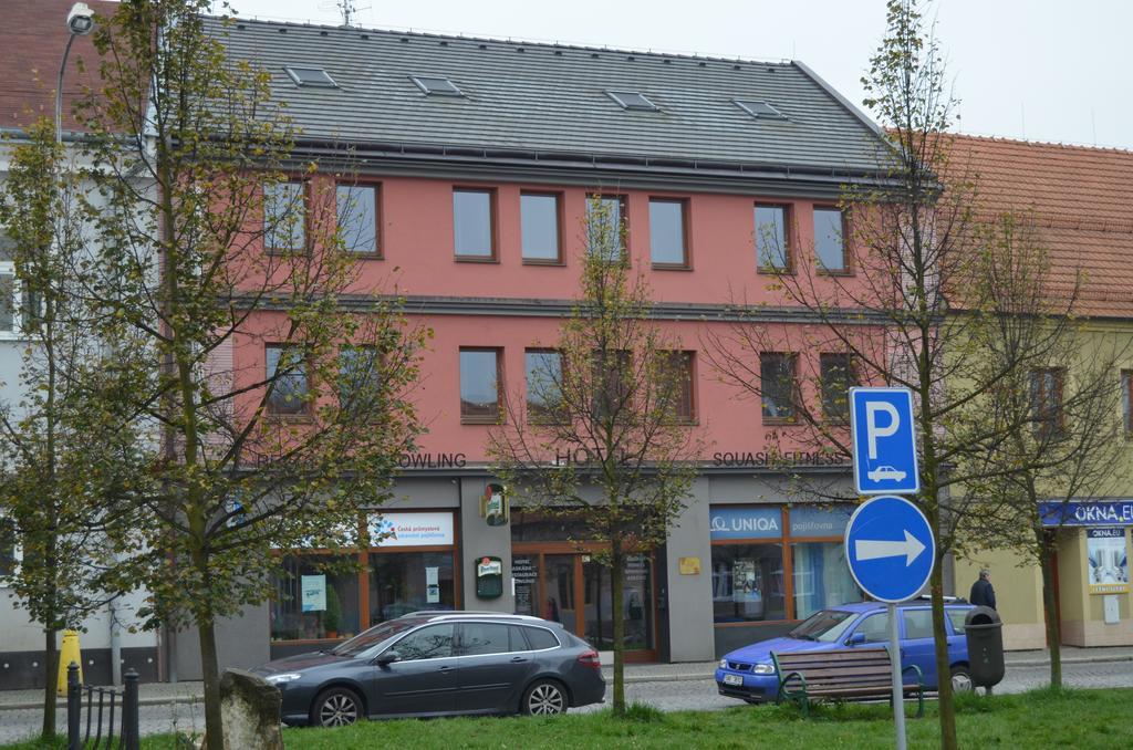 Hotel Kaskada Ledec nad Sazavou Luaran gambar